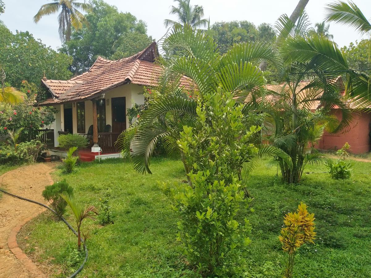 Pozhiyoram Ayurveda Beach Resort Alappuzha Exterior foto