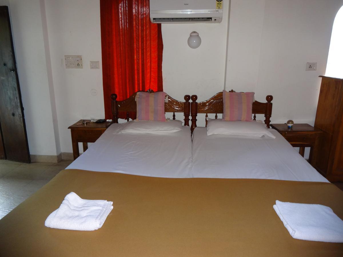 Pozhiyoram Ayurveda Beach Resort Alappuzha Exterior foto
